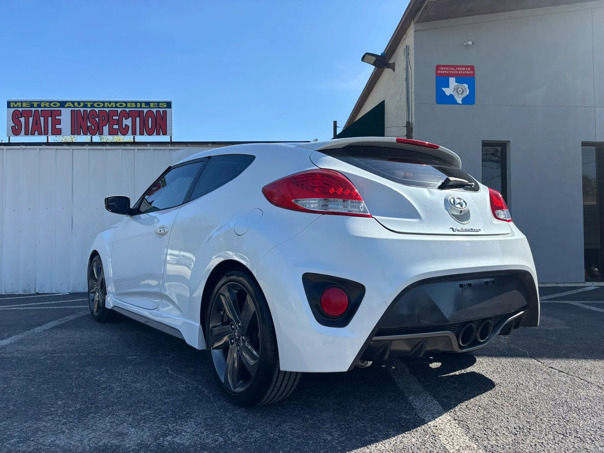 Used 2015 Hyundai Veloster Turbo FWD image 3