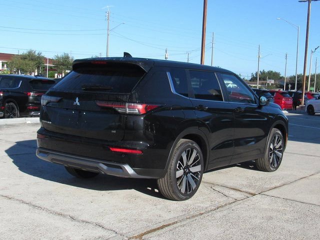 New 2025 Mitsubishi Outlander SE image 3