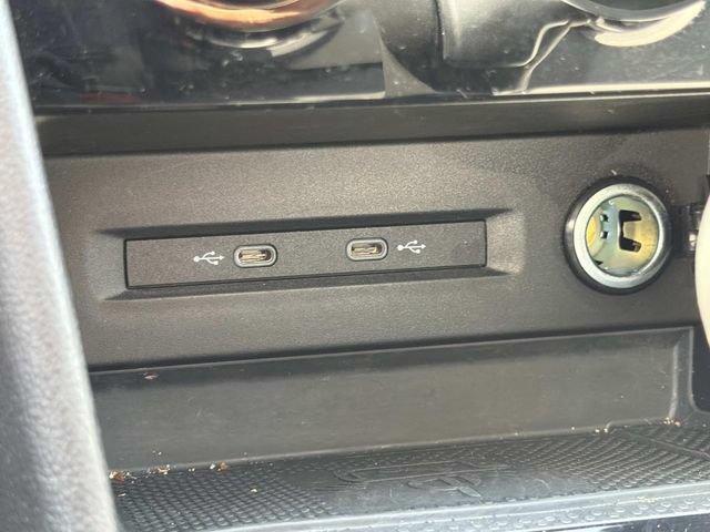 Certified 2023 Volkswagen Taos SE w/ Panoramic Sunroof Package FWD image 25