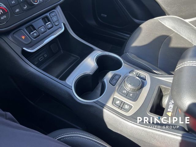 Used 2020 GMC Terrain Denali w/ Denali Premium Package image 25