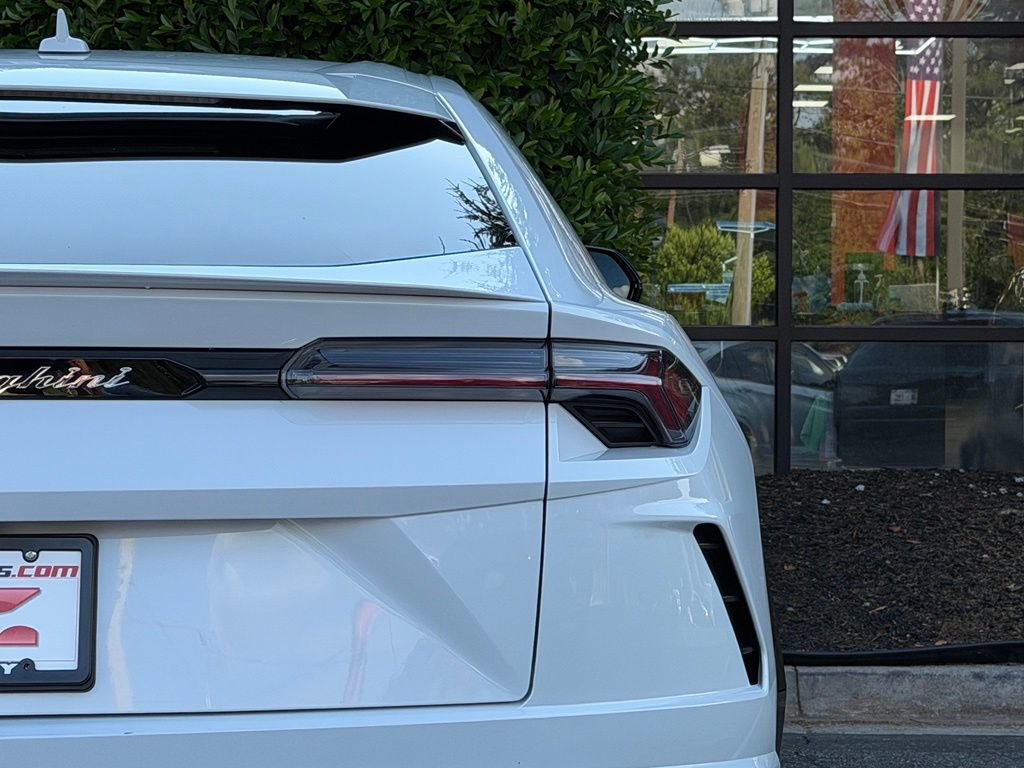 Used 2021 Lamborghini Urus AWD/4WD image 16