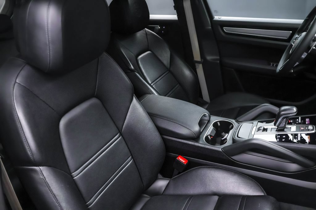 Used 2022 Porsche Cayenne Platinum Edition AWD/4WD image 35