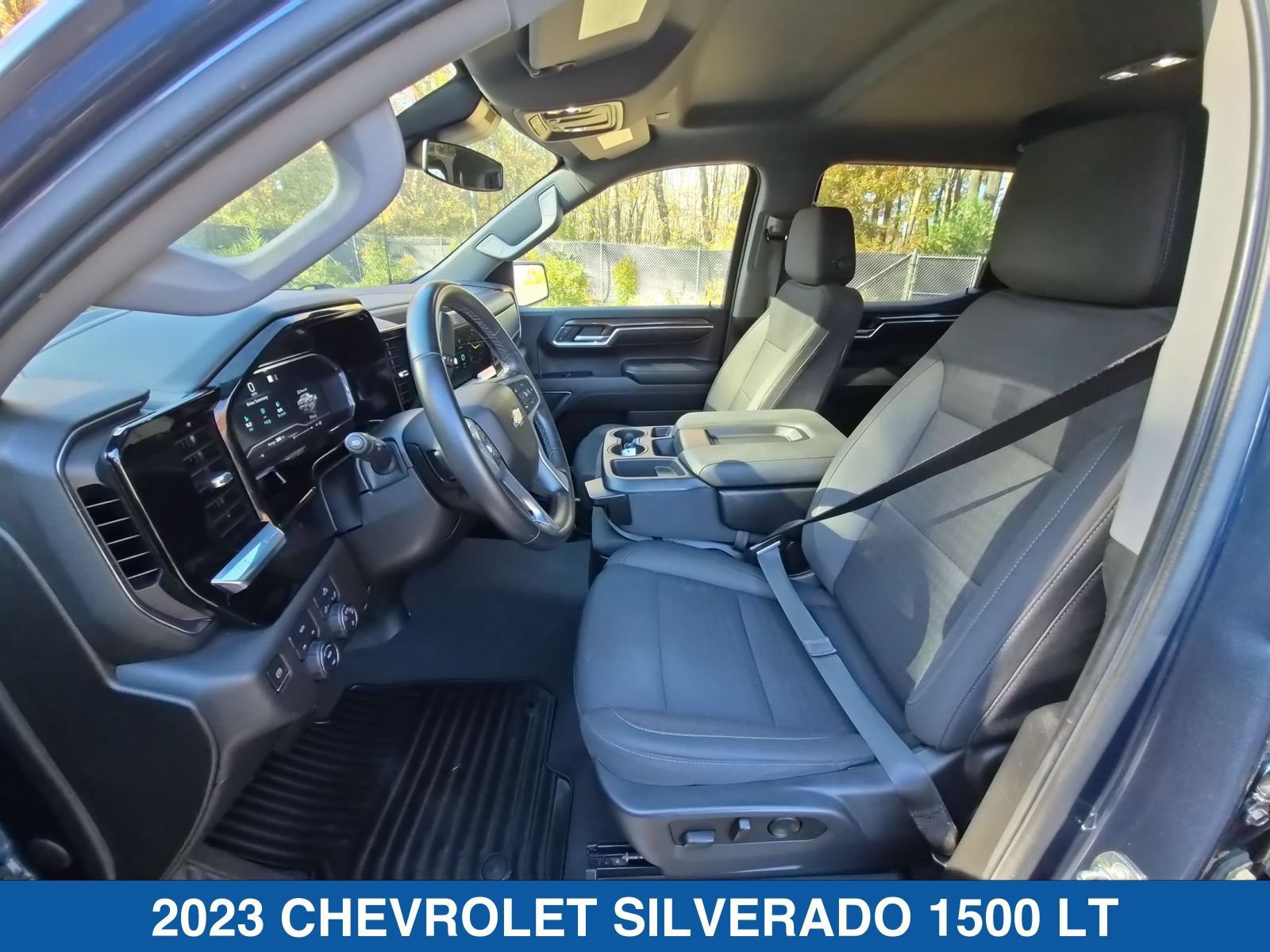 Used 2023 Chevrolet Silverado 1500 LT AWD/4WD image 27
