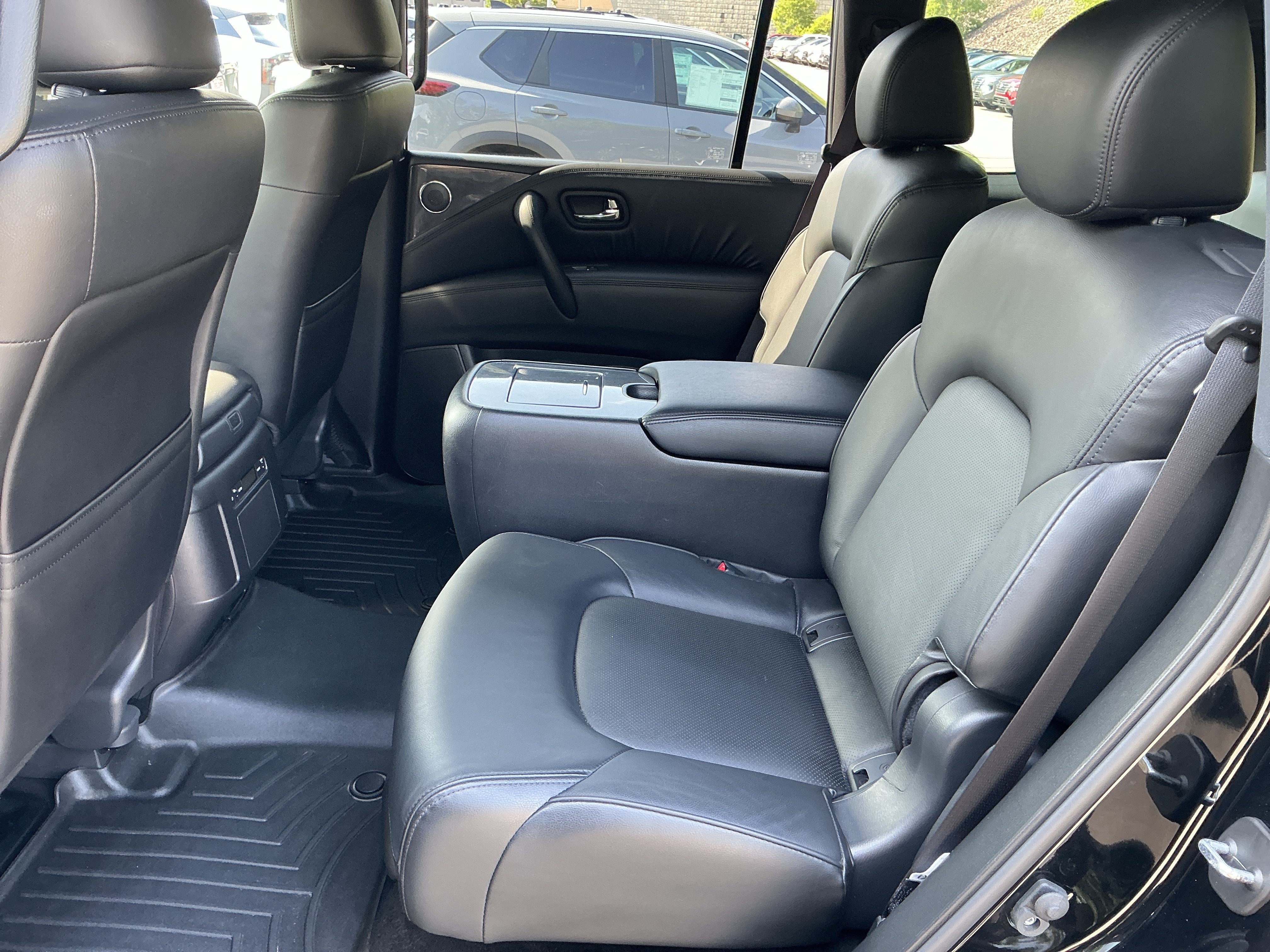 Used 2023 Nissan Armada SL w/ Midnight Edition Package AWD/4WD image 16
