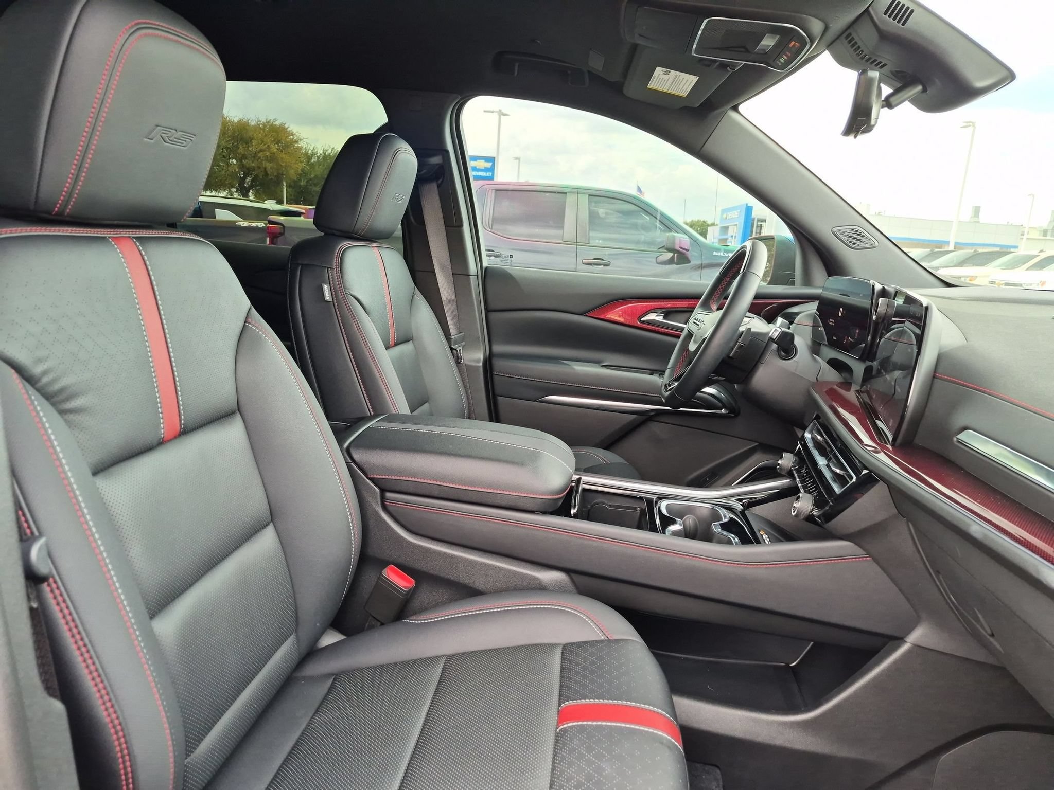 Certified 2026 Chevrolet Traverse RS FWD image 30