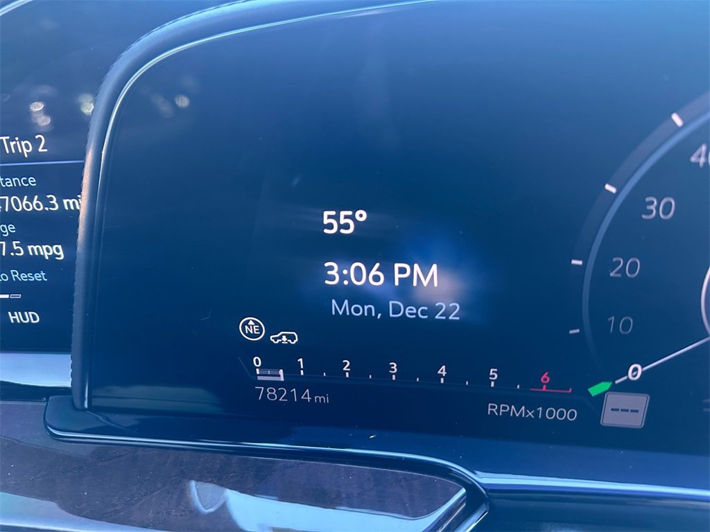 Used 2021 Cadillac Escalade Sport Platinum w/ LPO, ONYX Package image 20