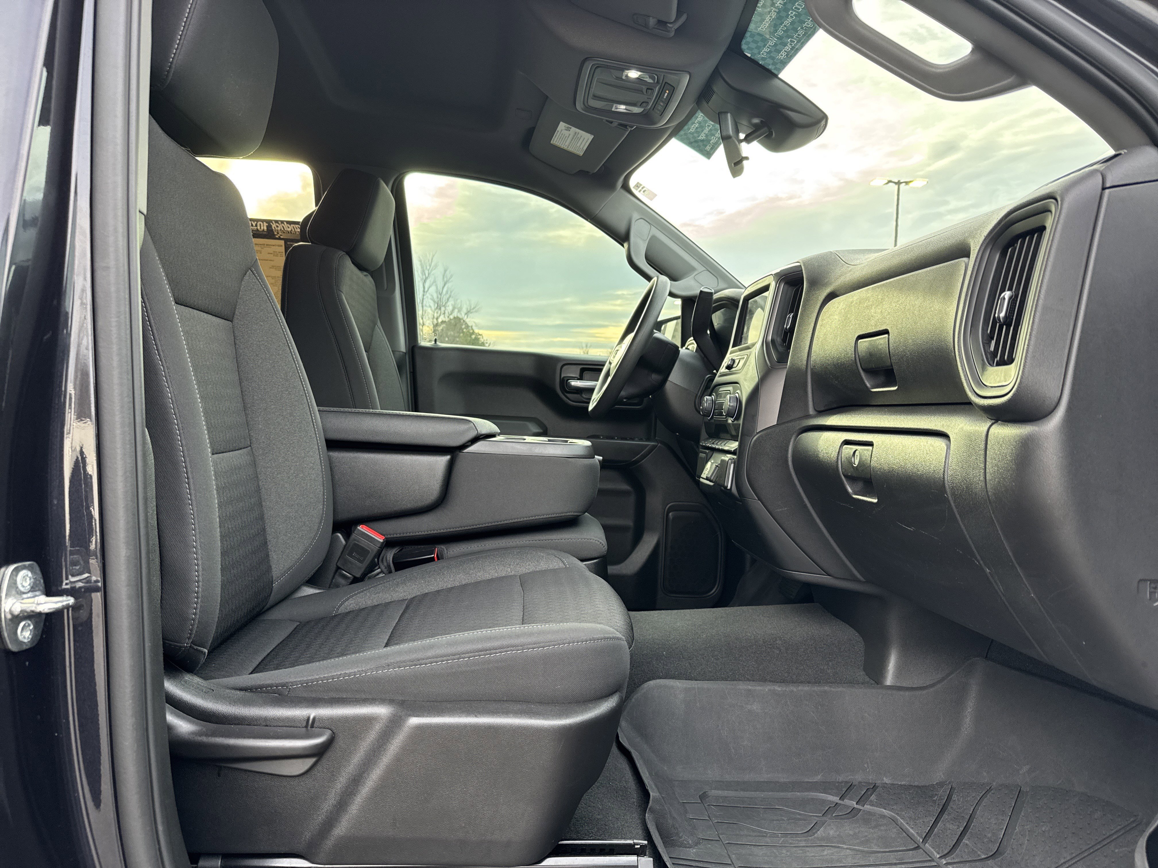 Used 2022 Chevrolet Silverado 1500 Custom image 28