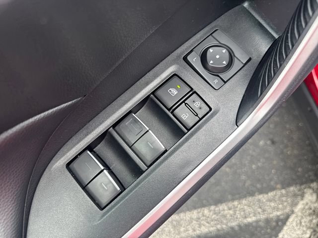 Used 2025 Toyota RAV4 XLE AWD/4WD image 13