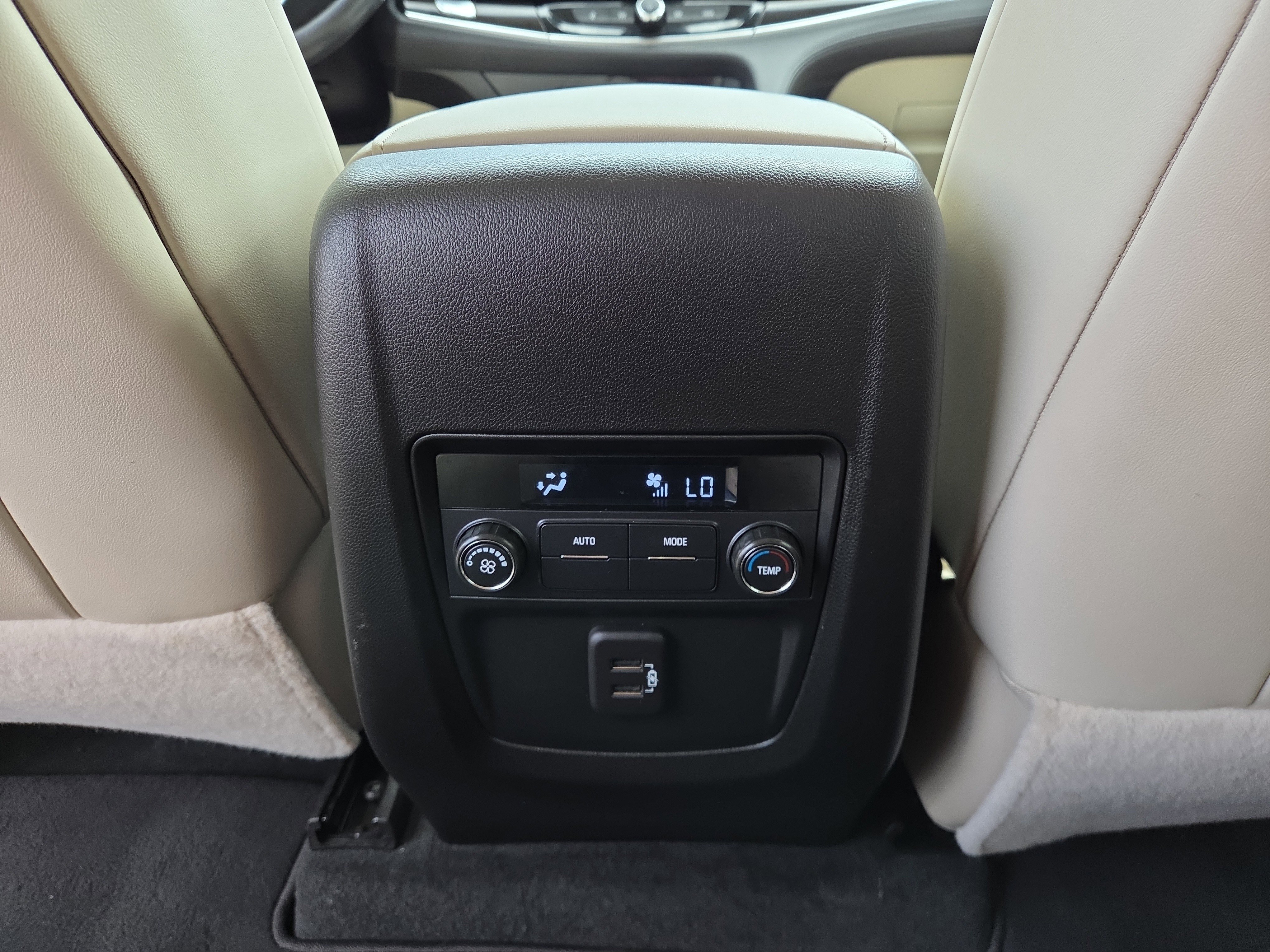 Used 2023 Buick Enclave Essence image 13