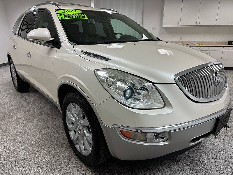 Used 2011 Buick Enclave CXL image 3