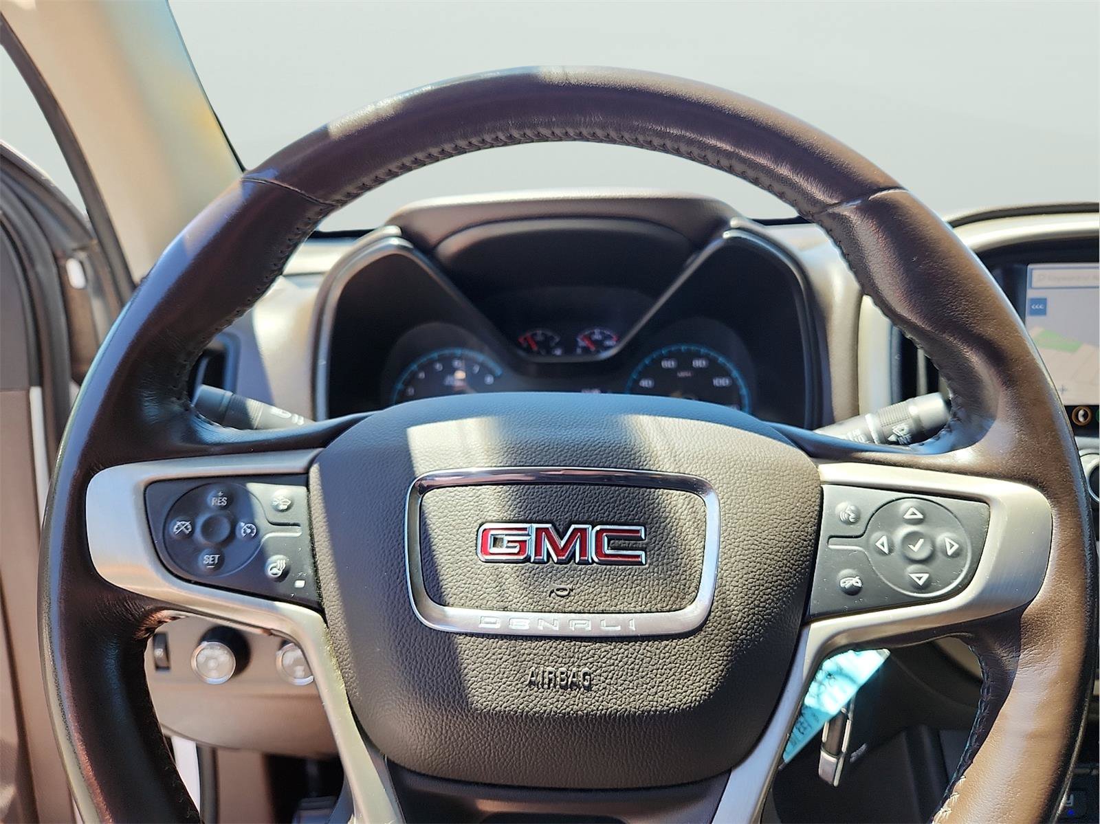 Used 2022 GMC Canyon Denali AWD/4WD image 13
