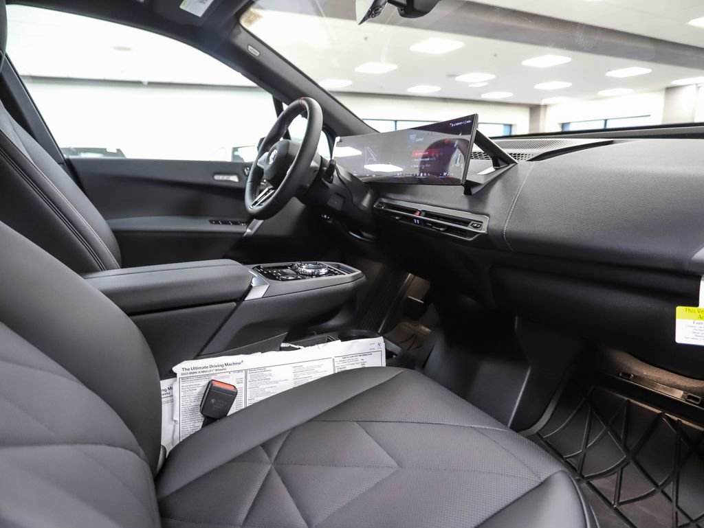 Used 2025 BMW iX M60 w/ Luxury Package image 28