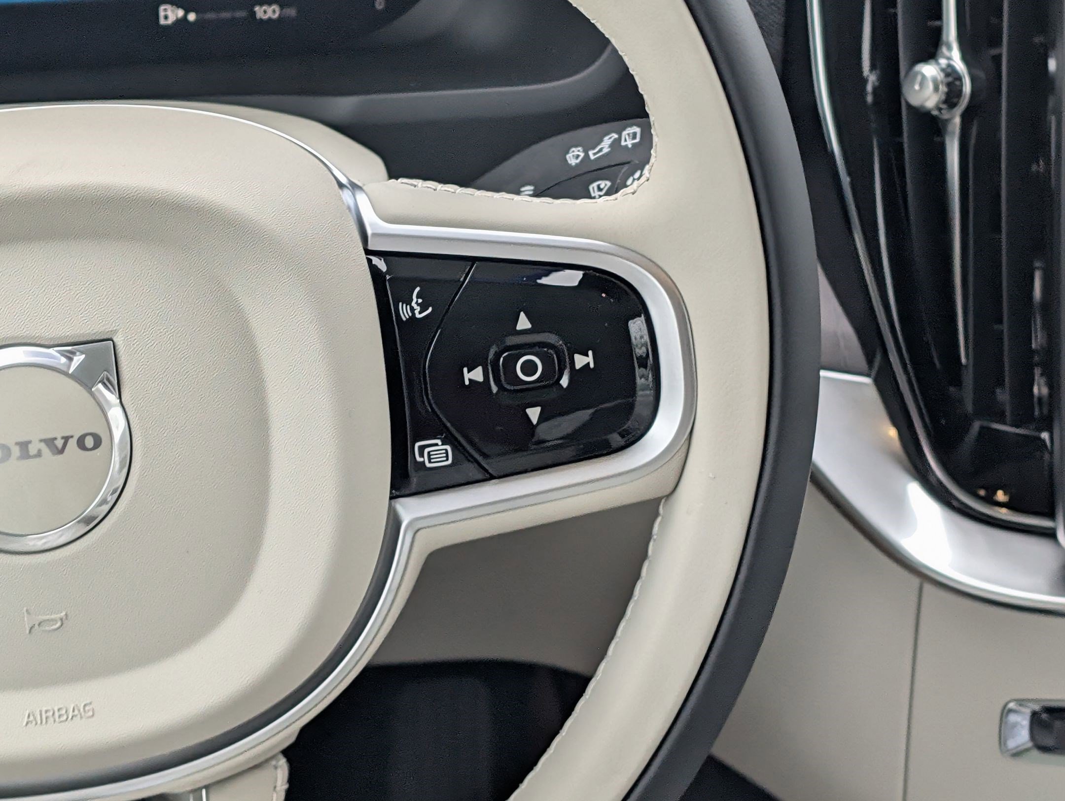 New 2026 Volvo XC90 B5 Ultra w/ Protection Package Premier image 17