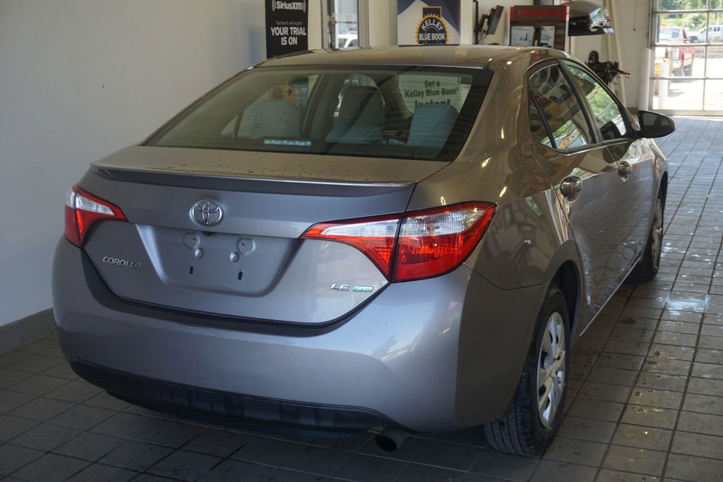 Used 2015 Toyota Corolla LE FWD image 10