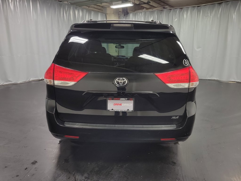 Used 2013 Toyota Sienna XLE FWD image 7