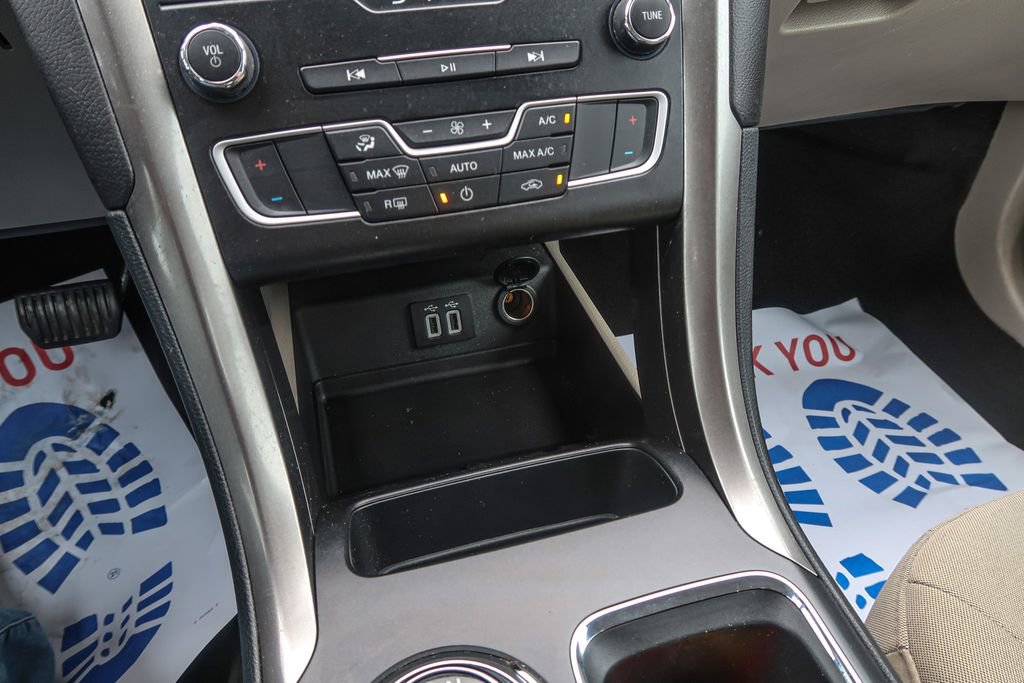 Used 2019 Ford Fusion SE FWD image 31