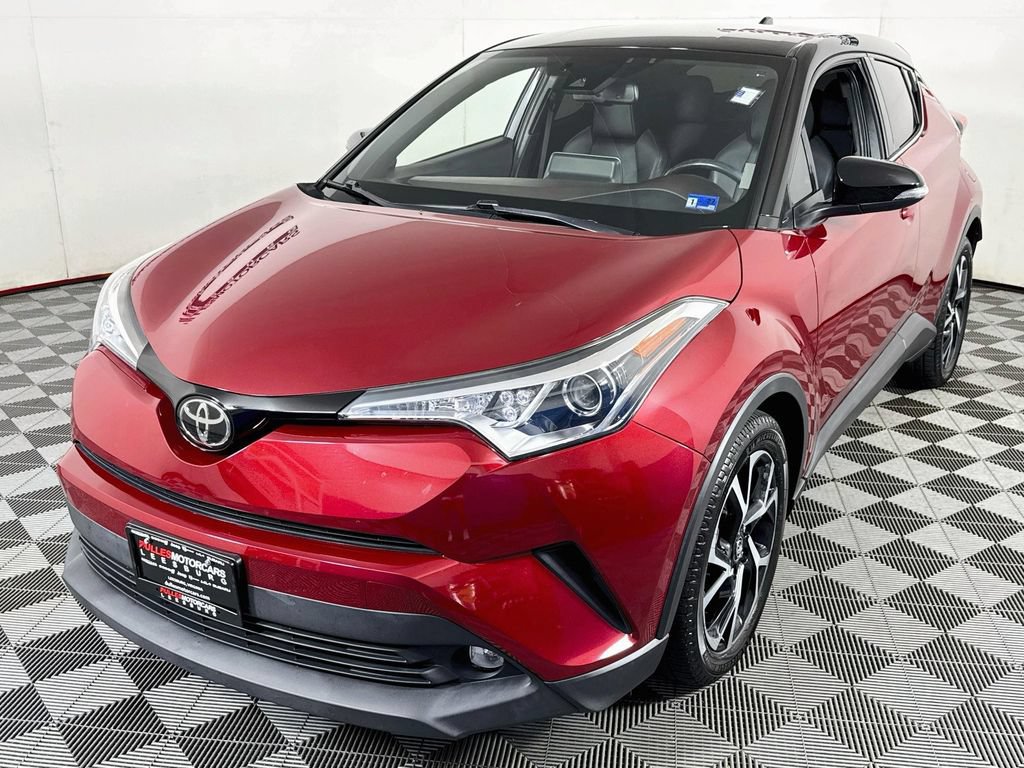 Used 2019 Toyota C-HR Limited FWD image 3