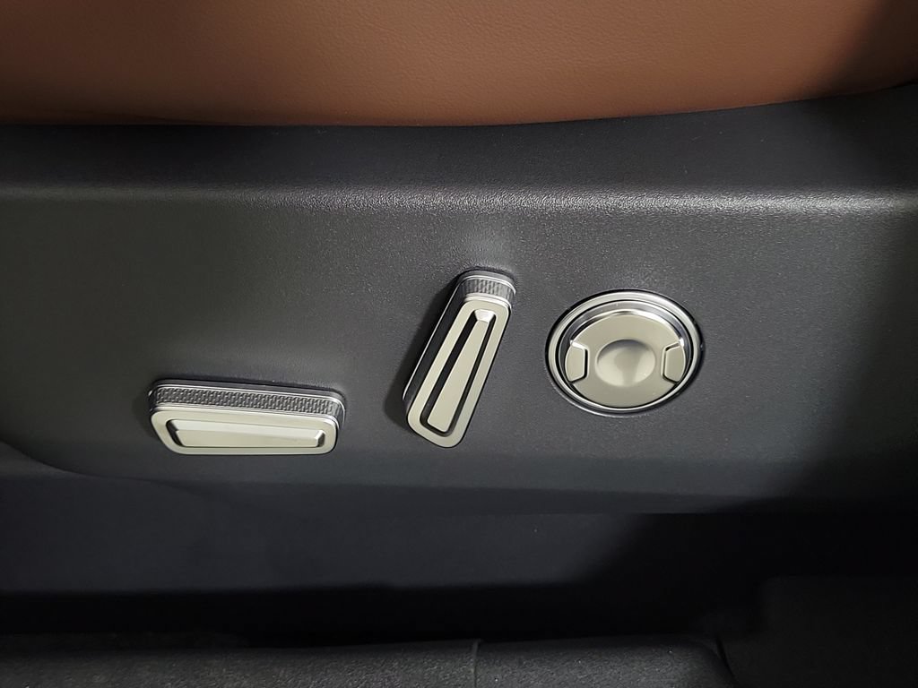New 2026 Lincoln Nautilus Reserve AWD/4WD image 41