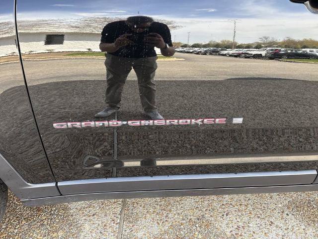 Used 2022 Jeep Grand Cherokee Trailhawk AWD/4WD image 32
