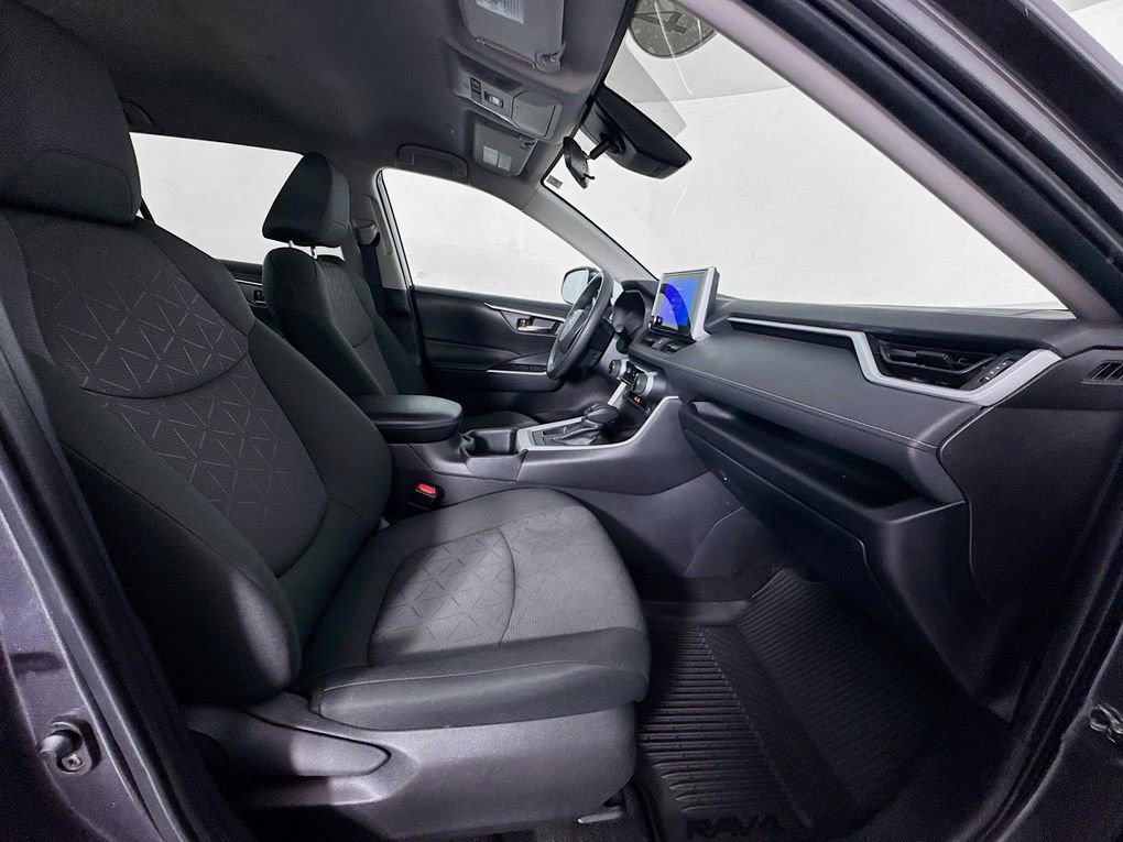 Used 2024 Toyota RAV4 XLE image 28