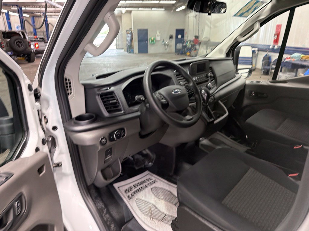 Used 2024 Ford Transit 250 Low Roof w/ Exterior Upgrade Package RWD image 15