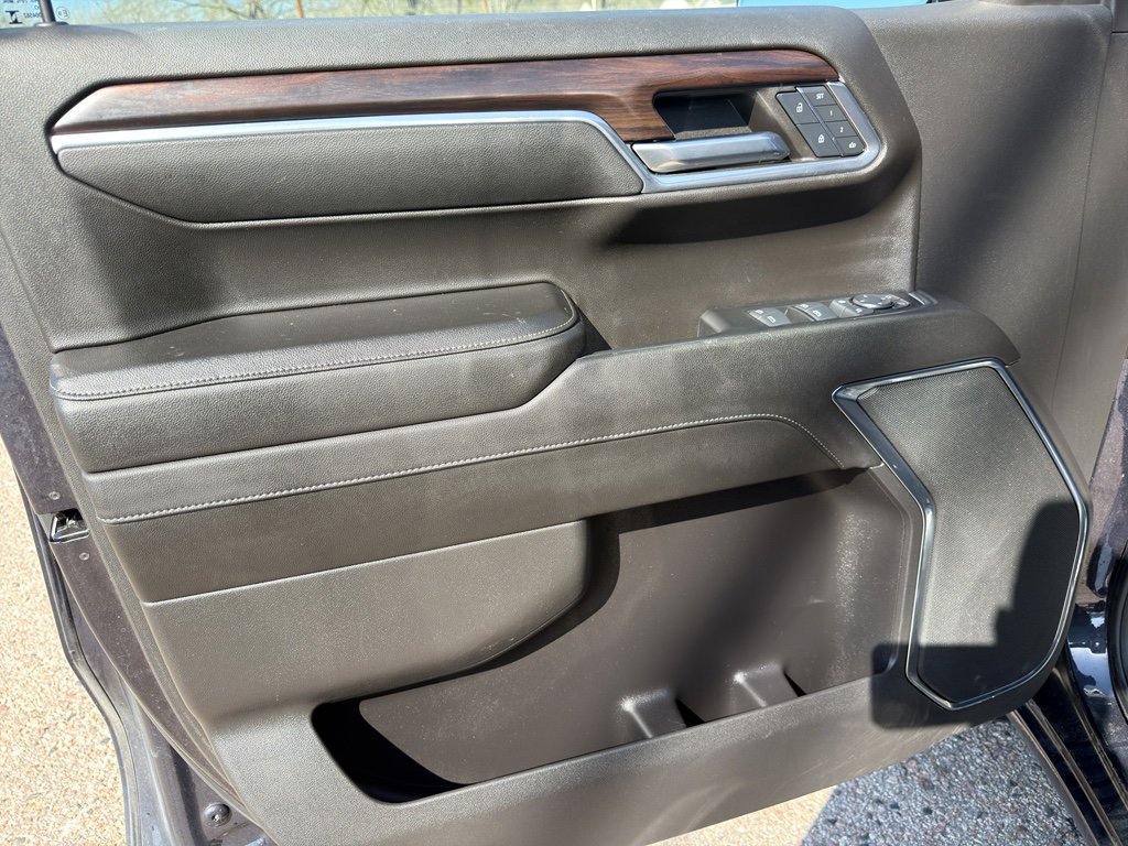 Used 2024 GMC Sierra 1500 SLT image 13