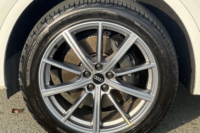 Used 2022 Audi SQ5 Premium image 25