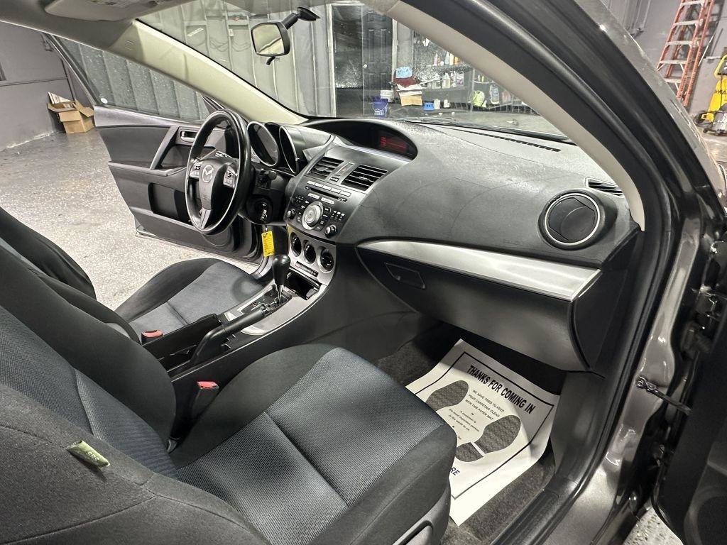 Used 2010 MAZDA MAZDA3 i Touring FWD image 31