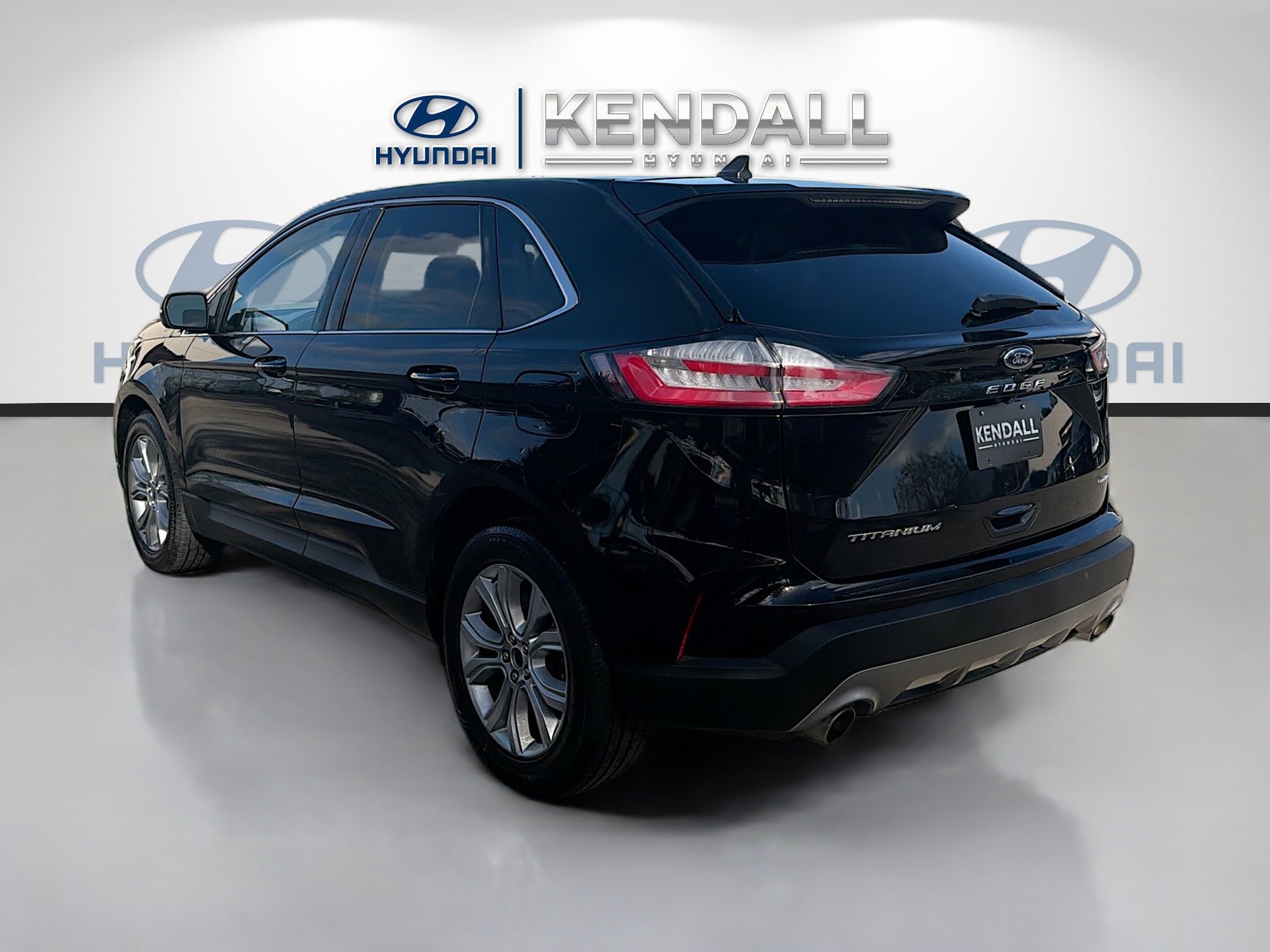 Used 2022 Ford Edge Titanium image 4