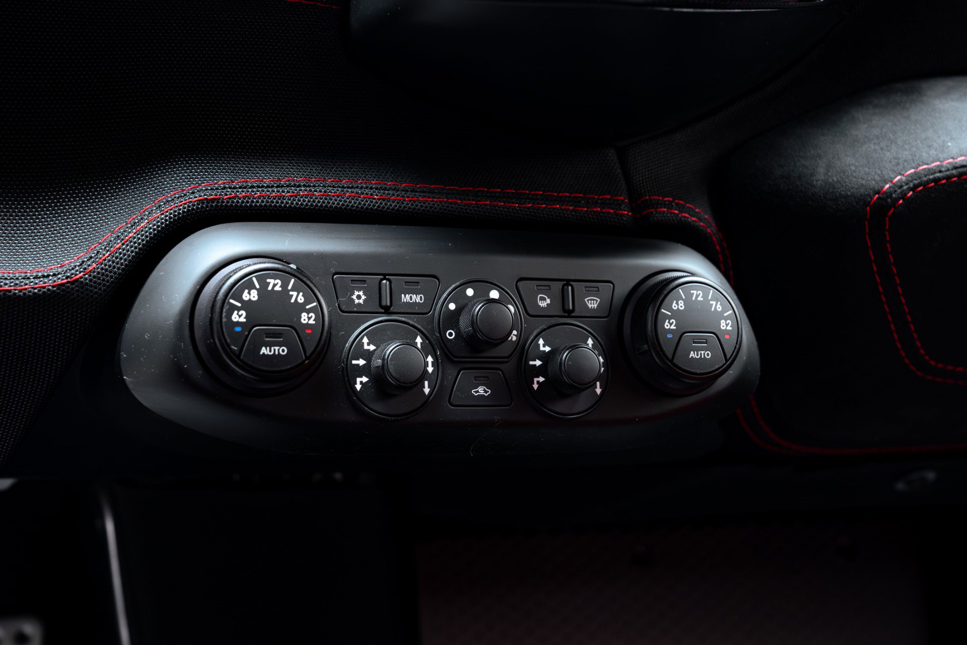 Used 2015 Ferrari 458 Speciale Coupe RWD image 50