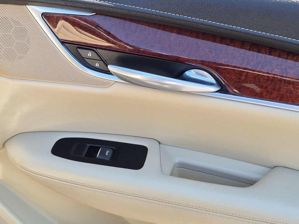 Used 2018 Cadillac XT5 Luxury w/ Driver Awareness Package FWD image 22
