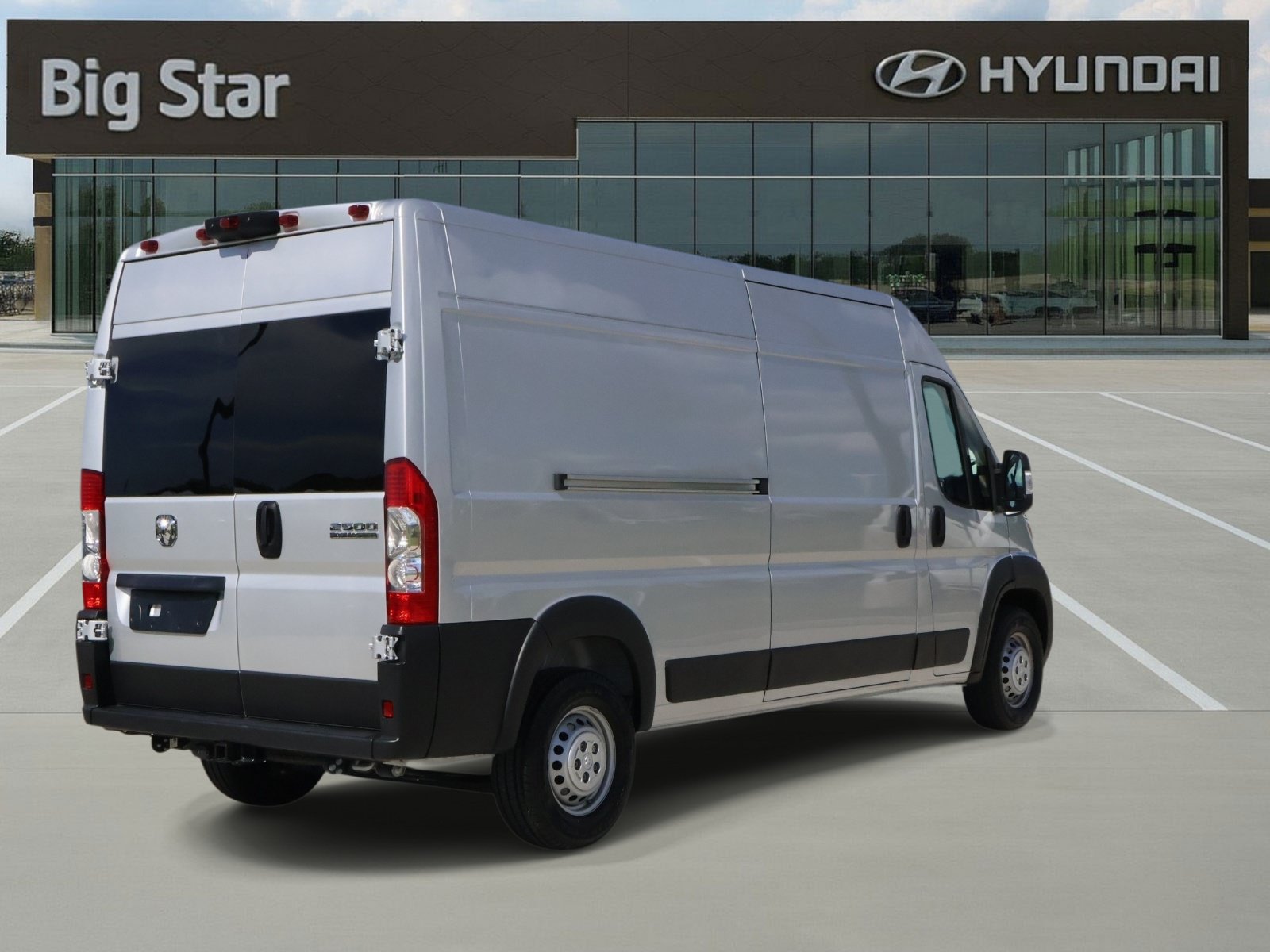 Used 2025 RAM ProMaster 2500 w/ Convenience Group FWD image 4