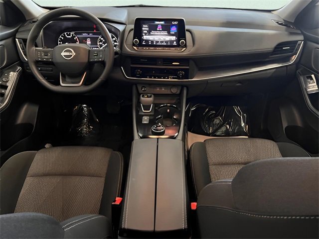 Used 2025 Nissan Rogue SV image 21