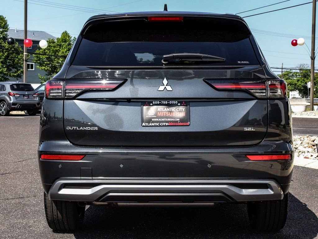 New 2025 Mitsubishi Outlander SEL image 5