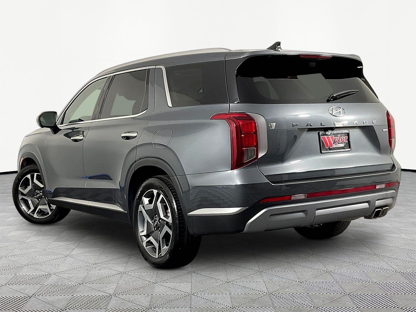 Used 2024 Hyundai Palisade SEL AWD/4WD image 4
