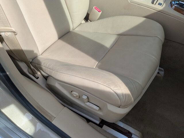 Used 2011 Cadillac STS image 40