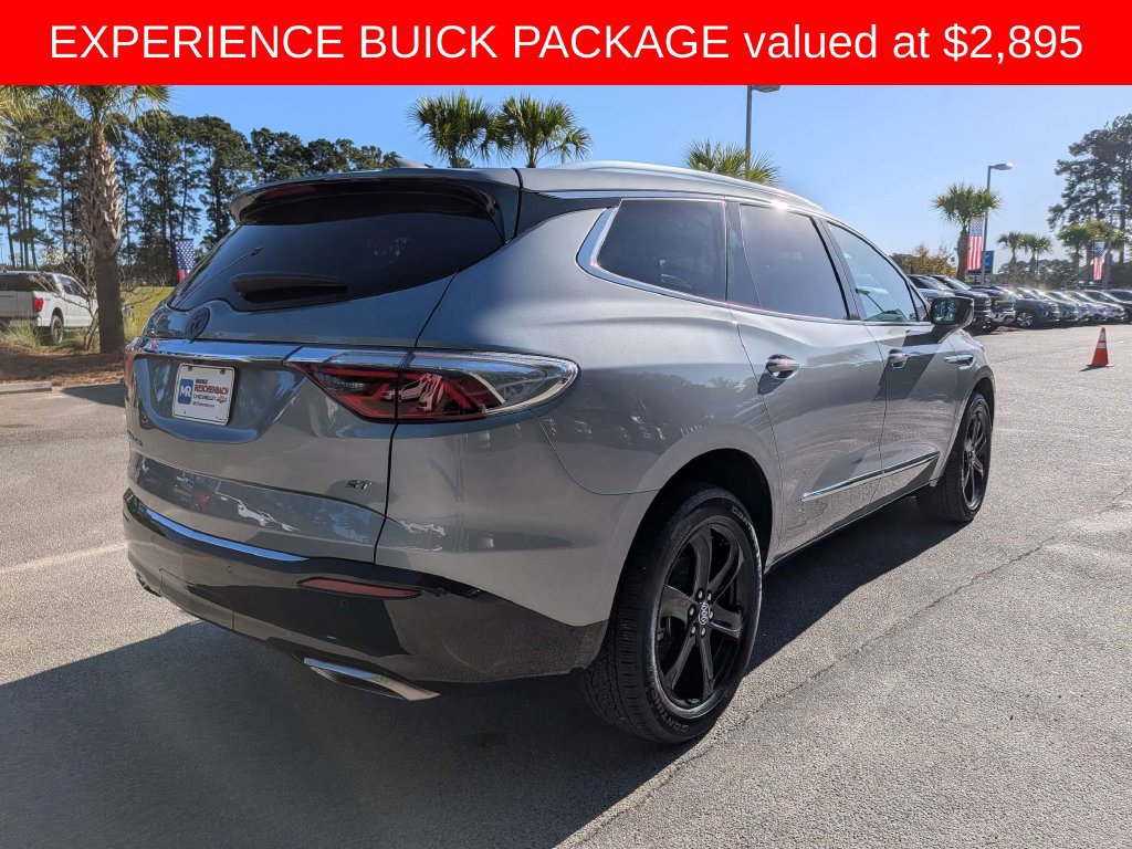 Used 2024 Buick Enclave Essence w/ Experience Buick Package FWD image 5