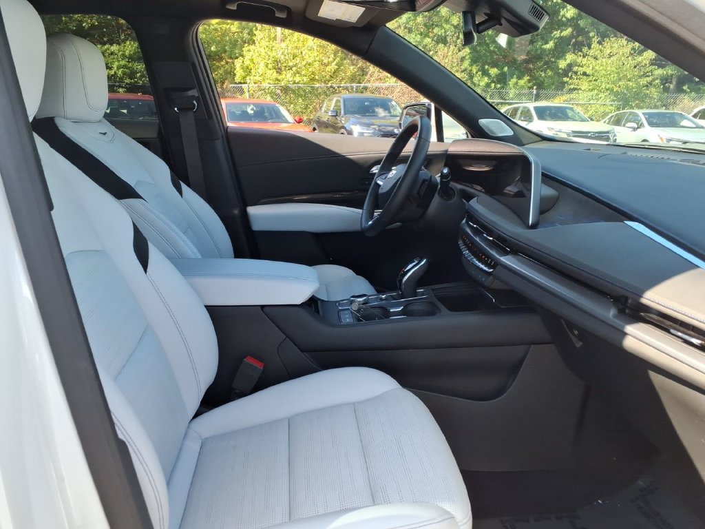 Used 2024 Cadillac XT4 Sport FWD image 21