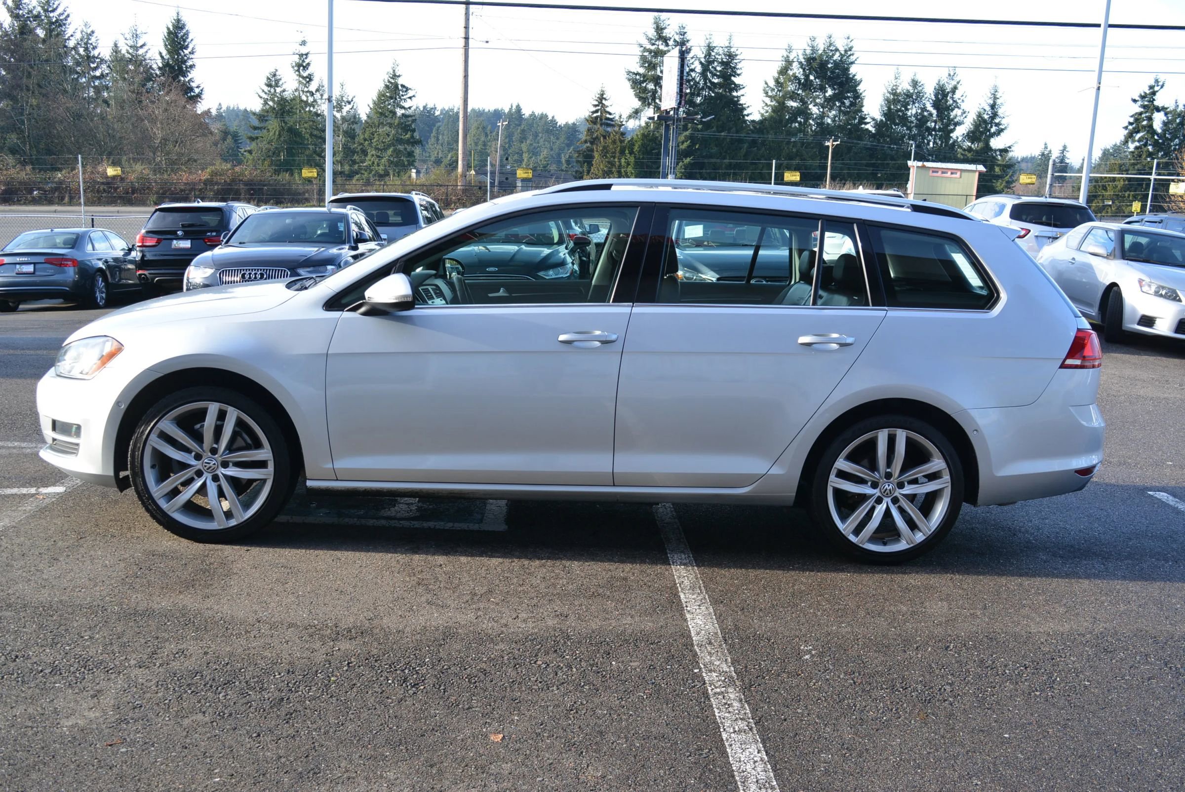 Used 2016 Volkswagen Golf SEL image 4