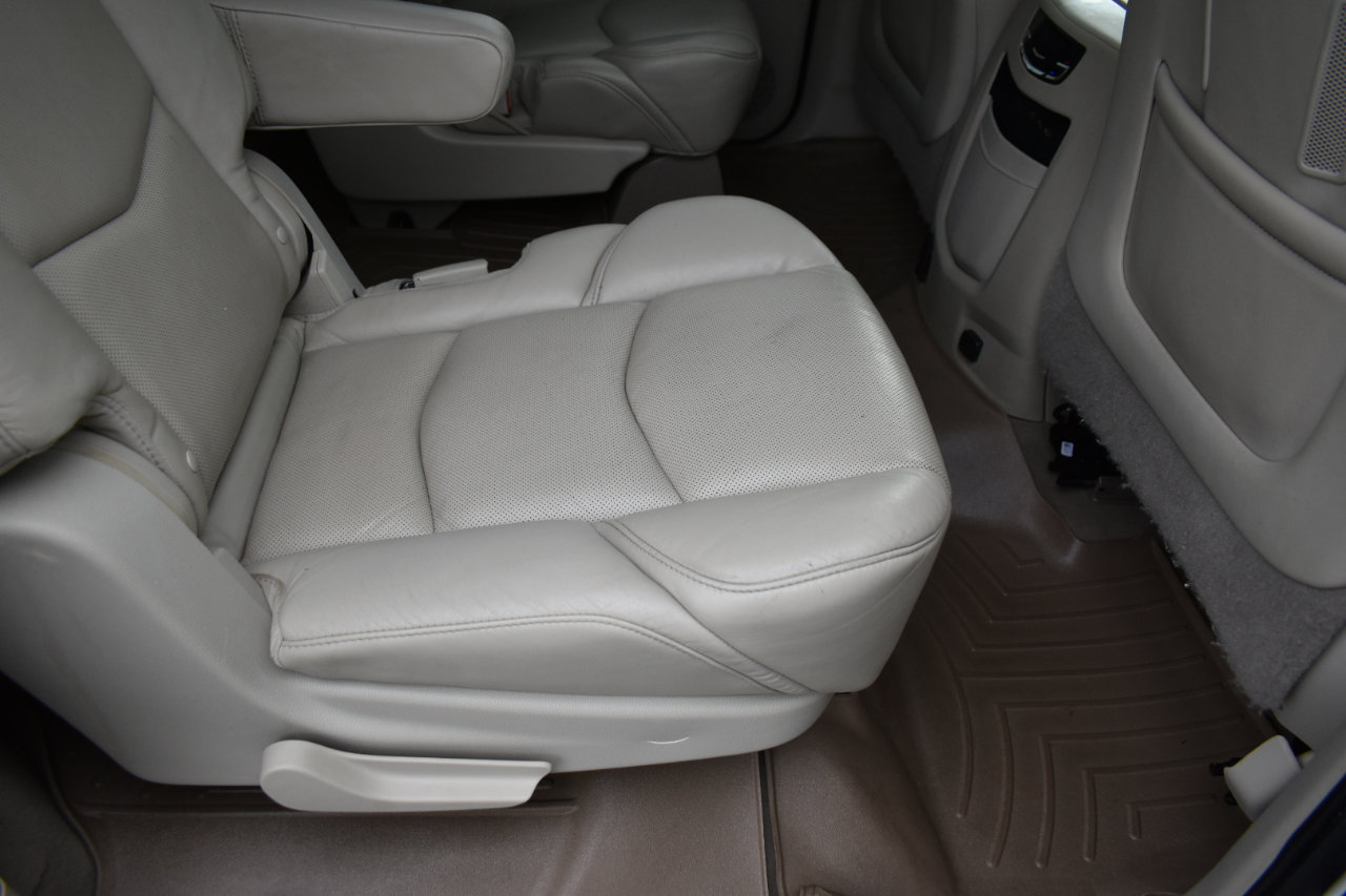 Used 2020 Cadillac Escalade ESV Premium Luxury image 31