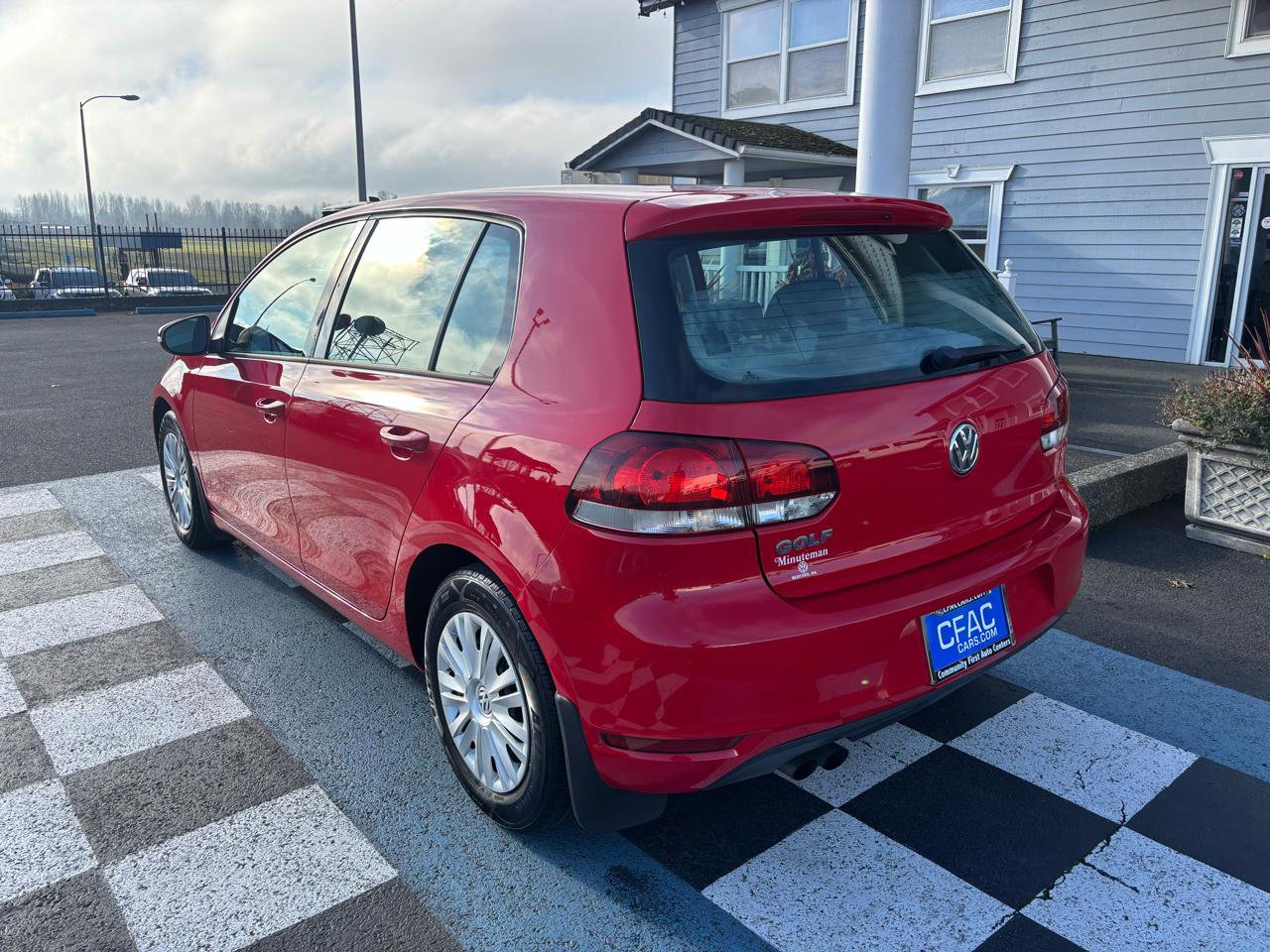 Used 2014 Volkswagen Golf 4-Door FWD image 3
