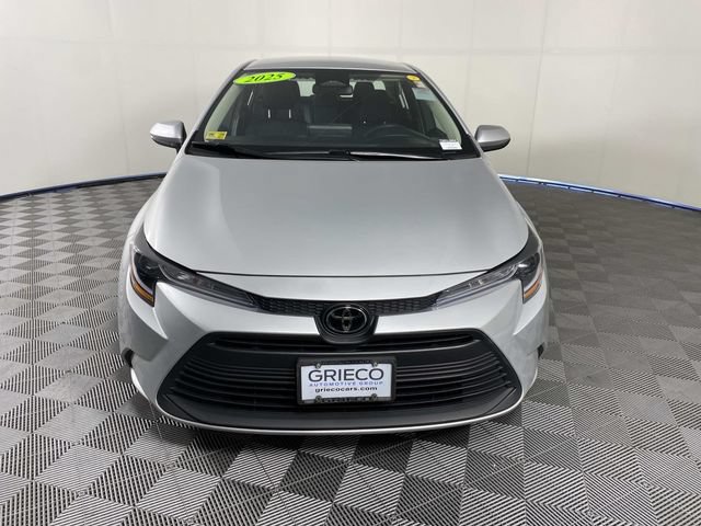 Used 2025 Toyota Corolla LE FWD image 3