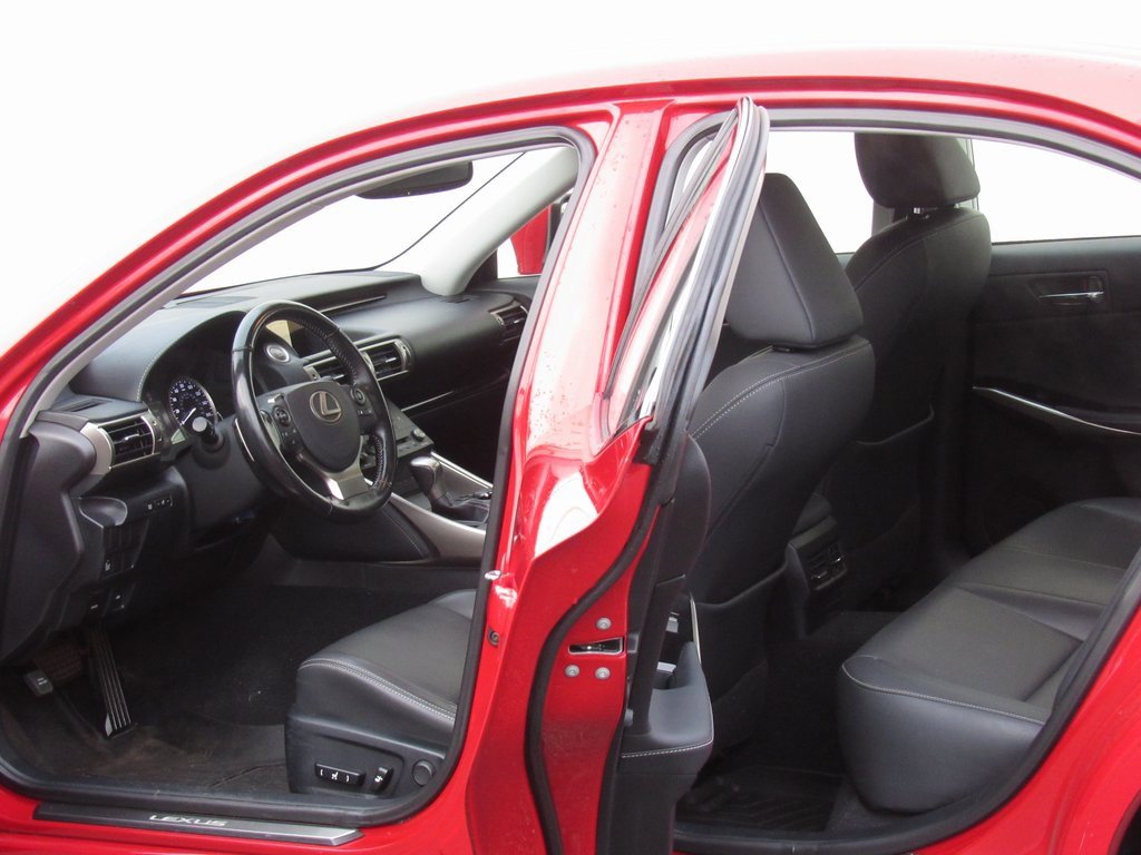 Used 2016 Lexus IS 300 AWD image 12