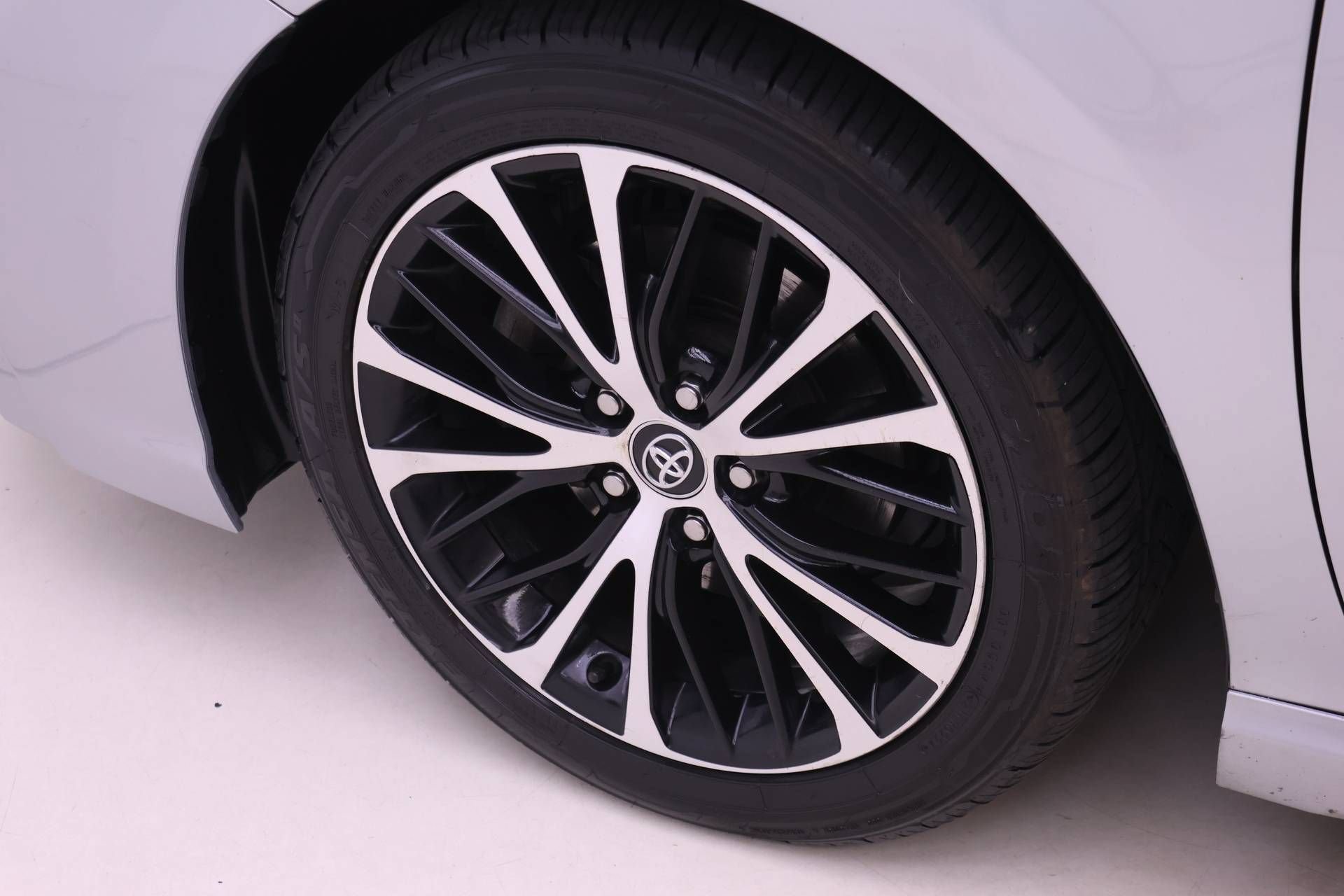 Used 2020 Toyota Camry SE FWD image 18