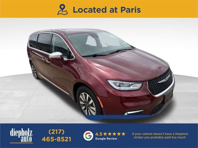 Used 2022 Chrysler Pacifica Limited image 1