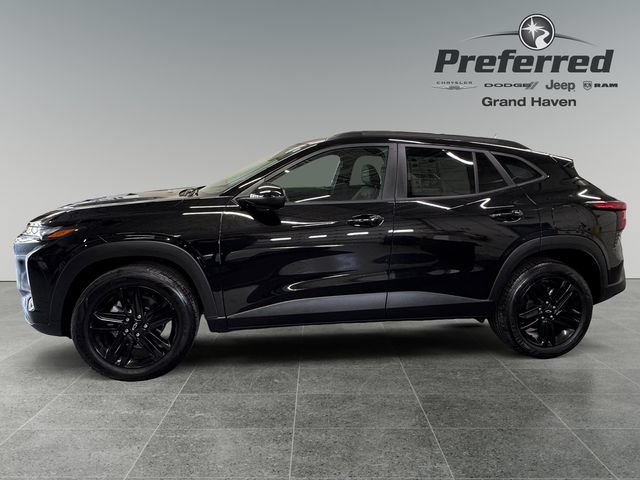 Used 2024 Chevrolet Trax ACTIV w/ Sunroof Package FWD image 11