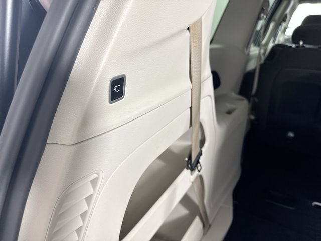 Used 2023 Chrysler Voyager LX FWD image 34