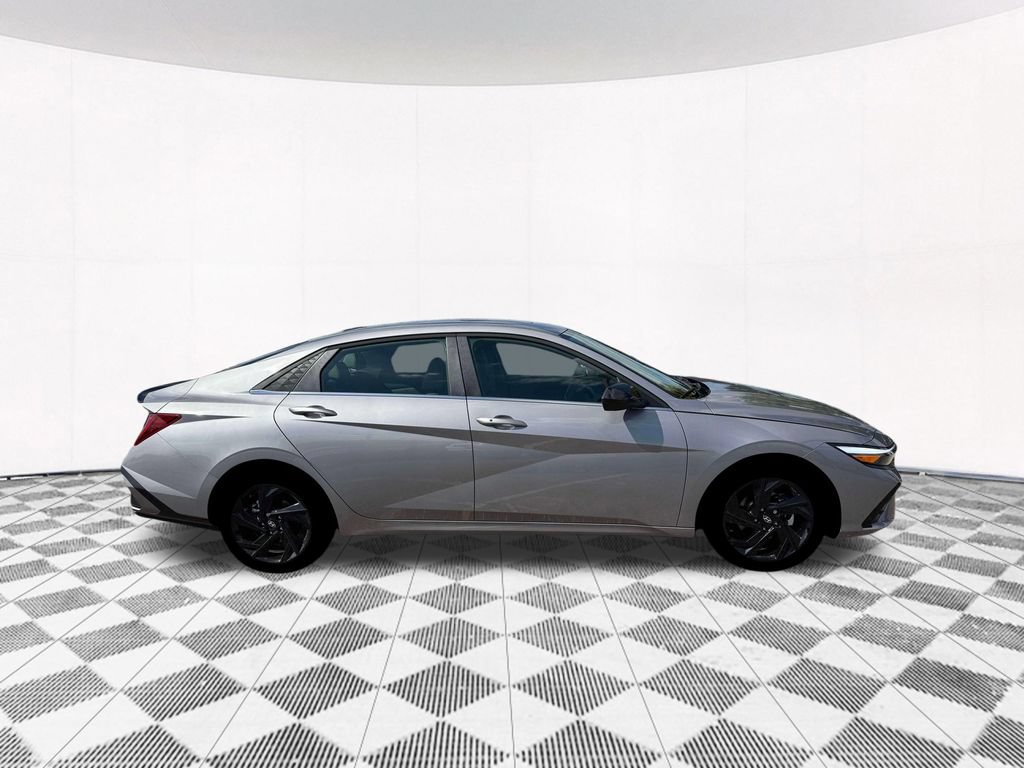 New 2026 Hyundai Elantra SEL Sport Premium FWD image 13