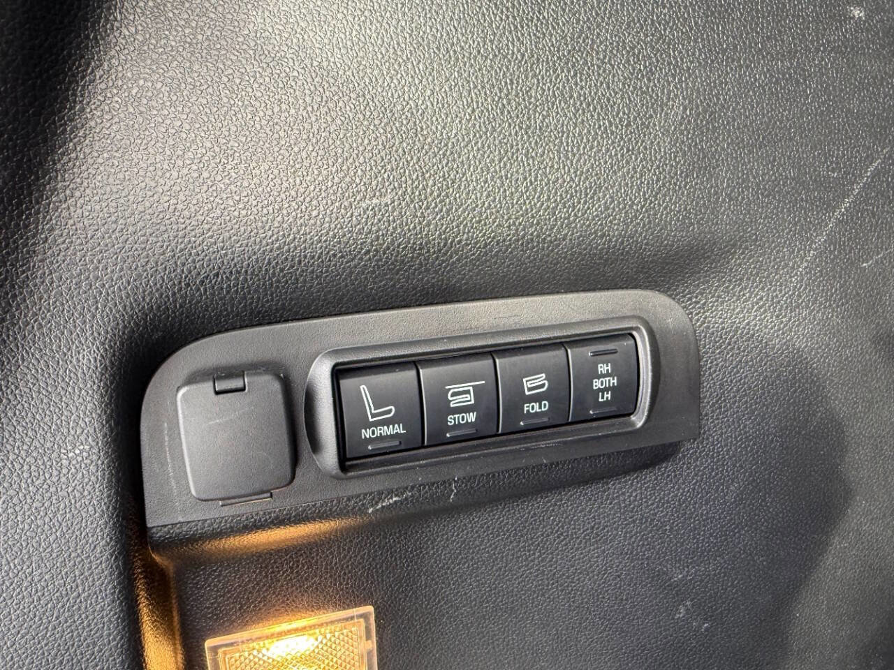 Used 2016 Ford Explorer Platinum image 26