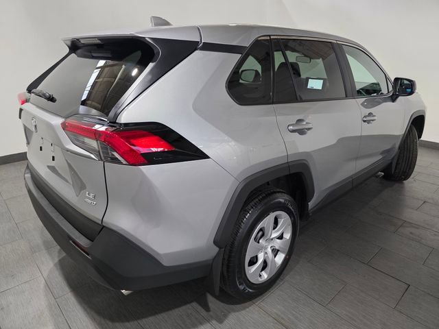 Used 2025 Toyota RAV4 LE AWD/4WD image 5